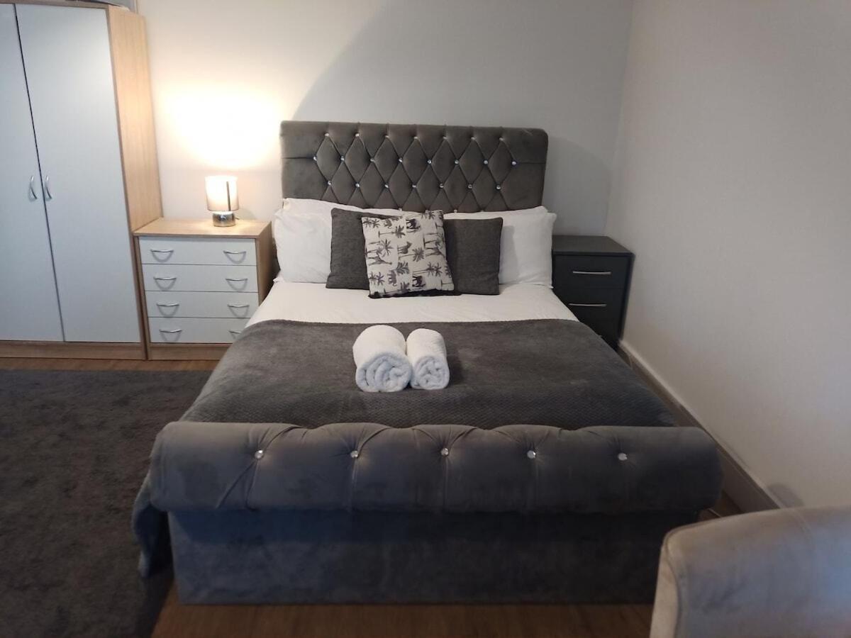 Sav Apartments Regent Лестър Стая снимка