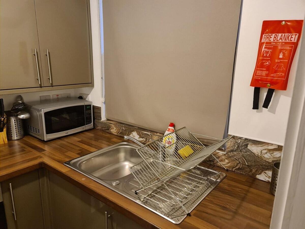 Sav Apartments Regent Лестър Стая снимка
