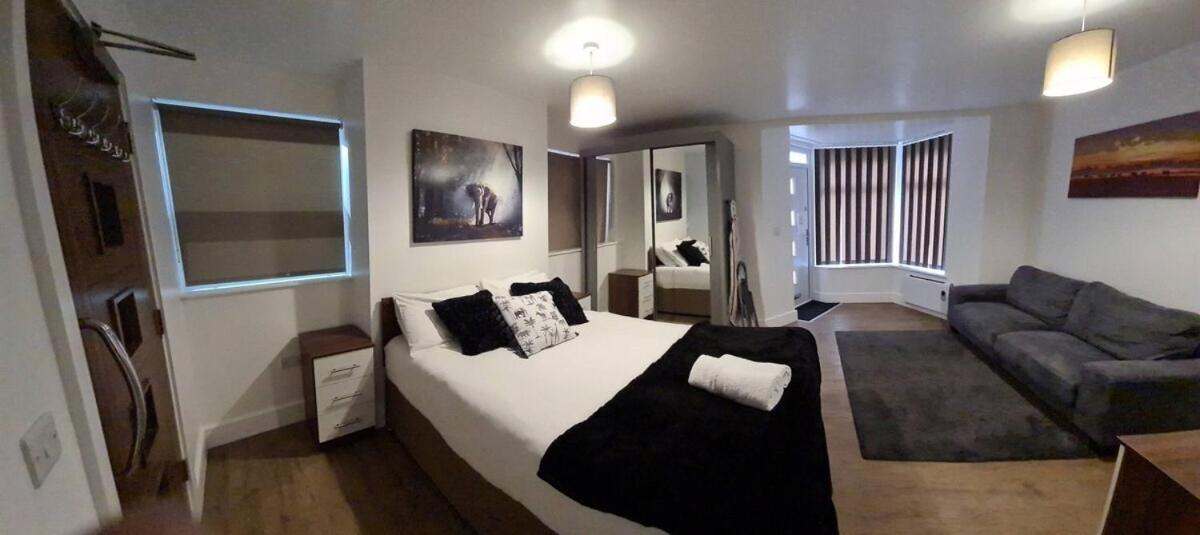Sav Apartments Regent Лестър Стая снимка