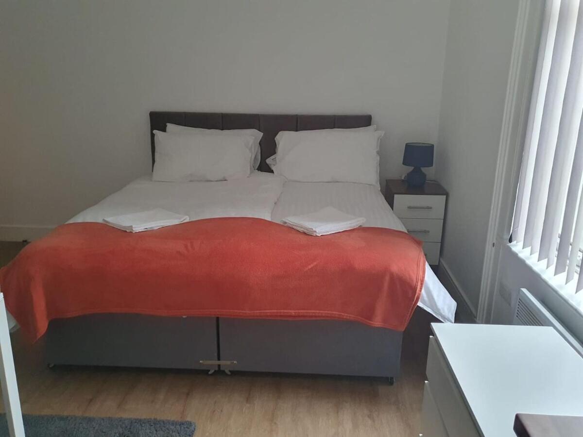 Sav Apartments Regent Лестър Стая снимка