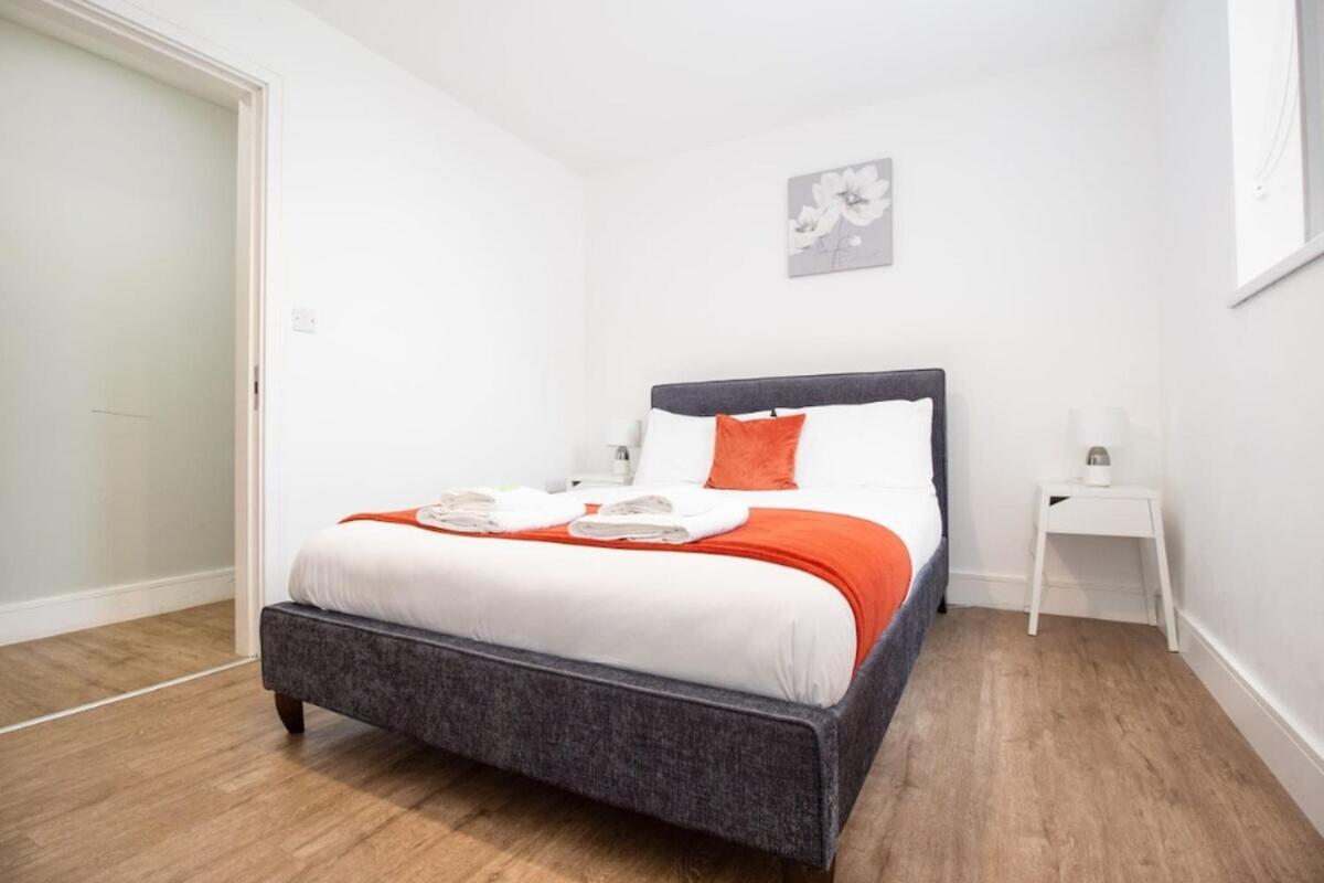 Sav Apartments Regent Лестър Стая снимка