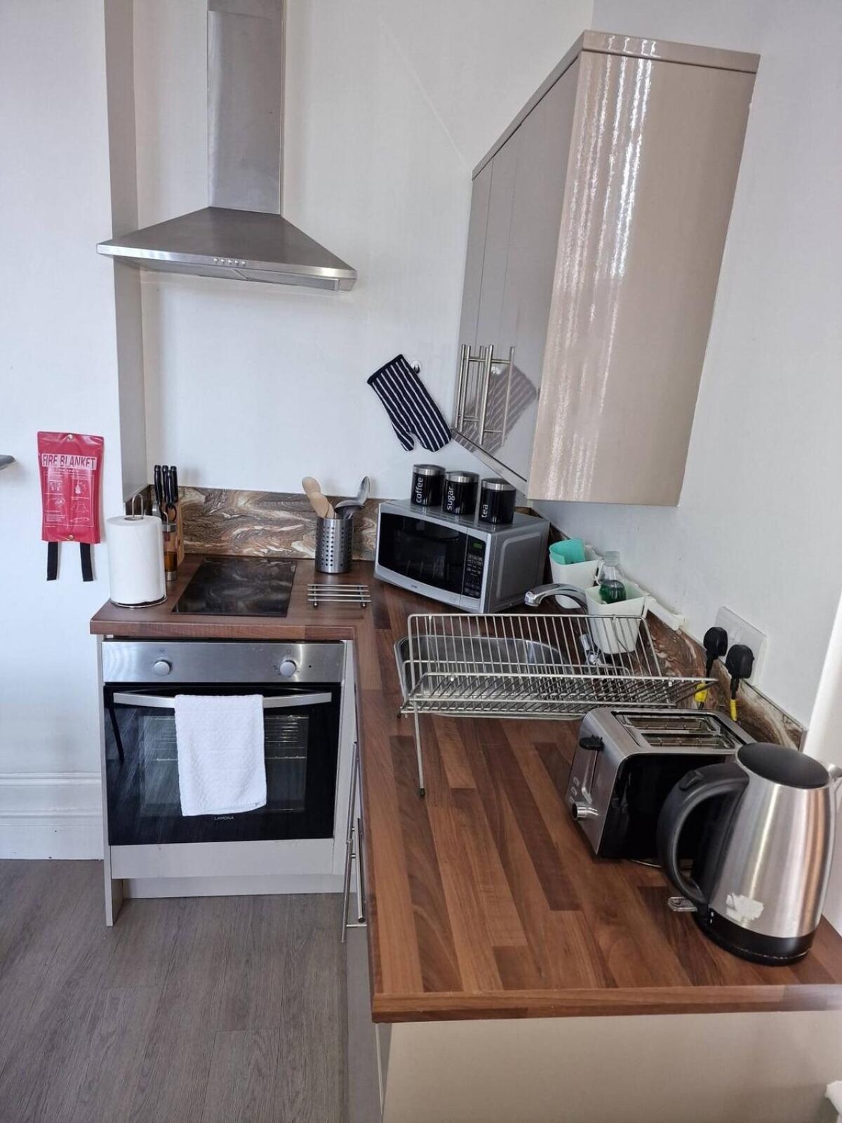 Sav Apartments Regent Лестър Стая снимка