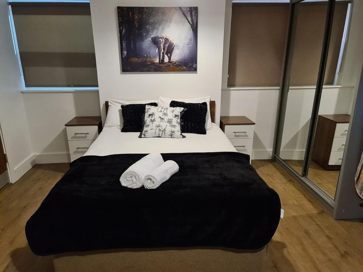 Sav Apartments Regent Лестър Стая снимка