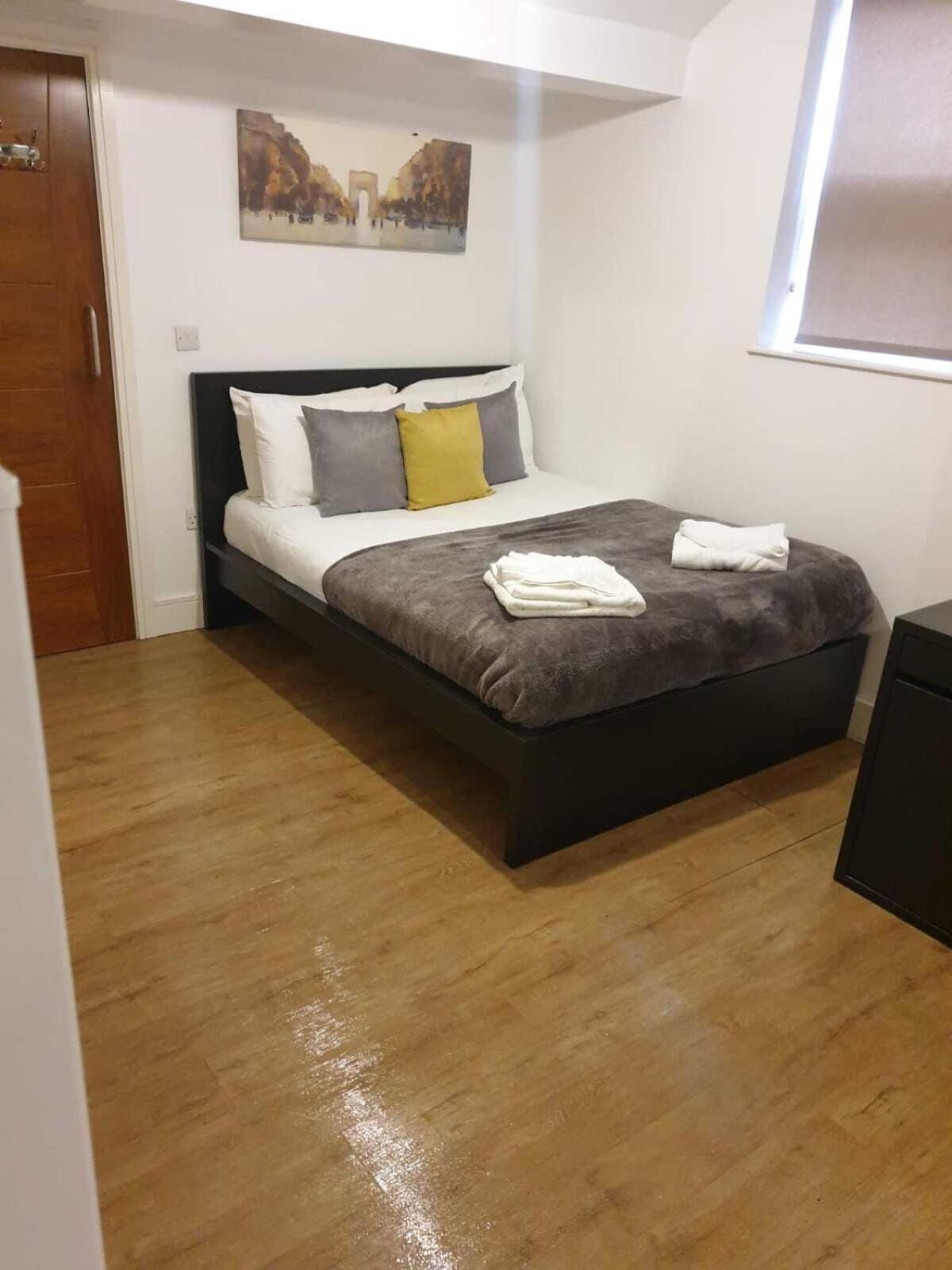 Sav Apartments Regent Лестър Стая снимка