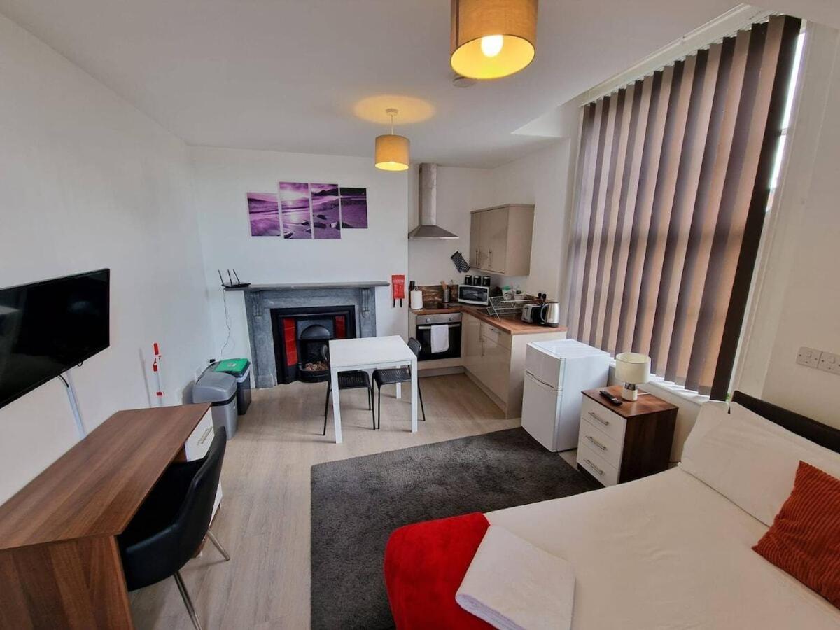 Sav Apartments Regent Лестър Стая снимка