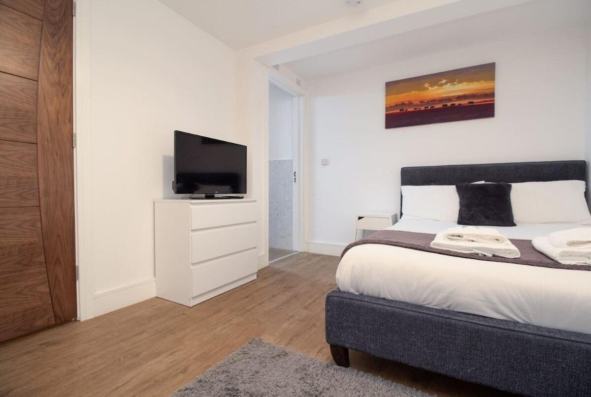 Sav Apartments Regent Лестър Екстериор снимка