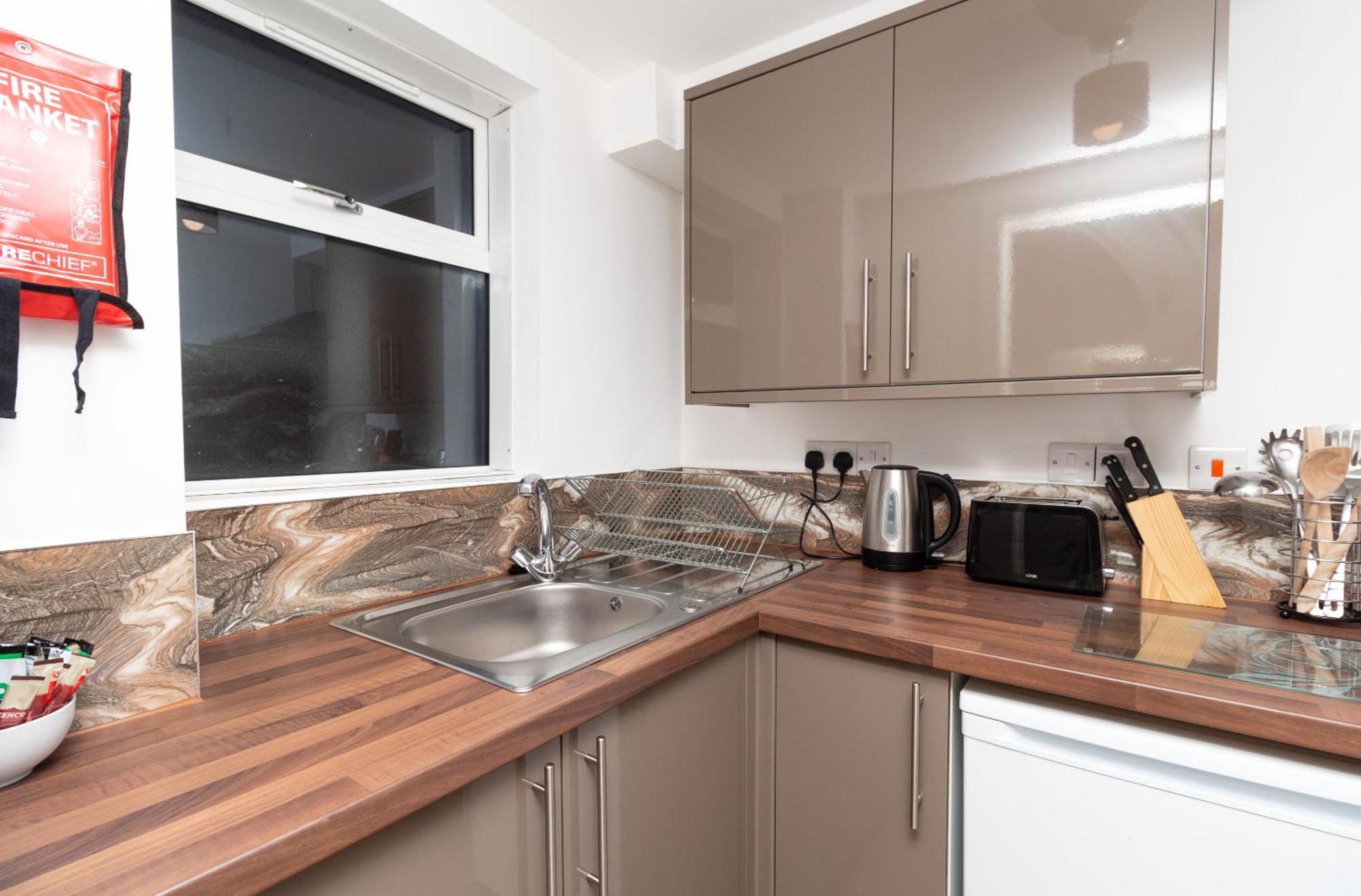 Sav Apartments Regent Лестър Стая снимка